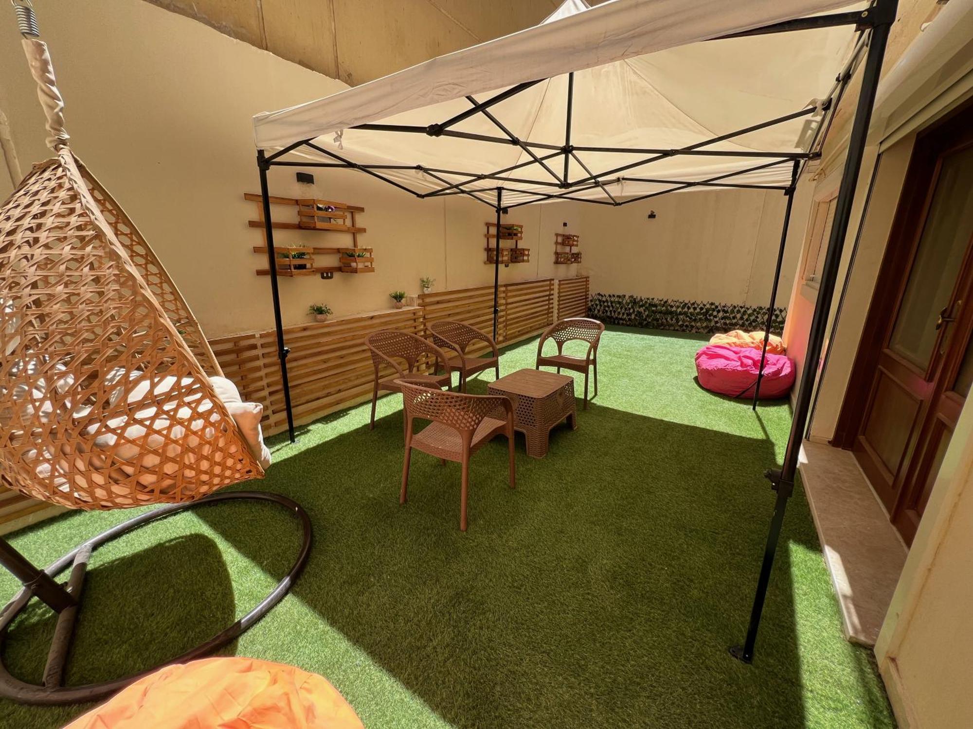 Charming 2br With Private Garden Cairo