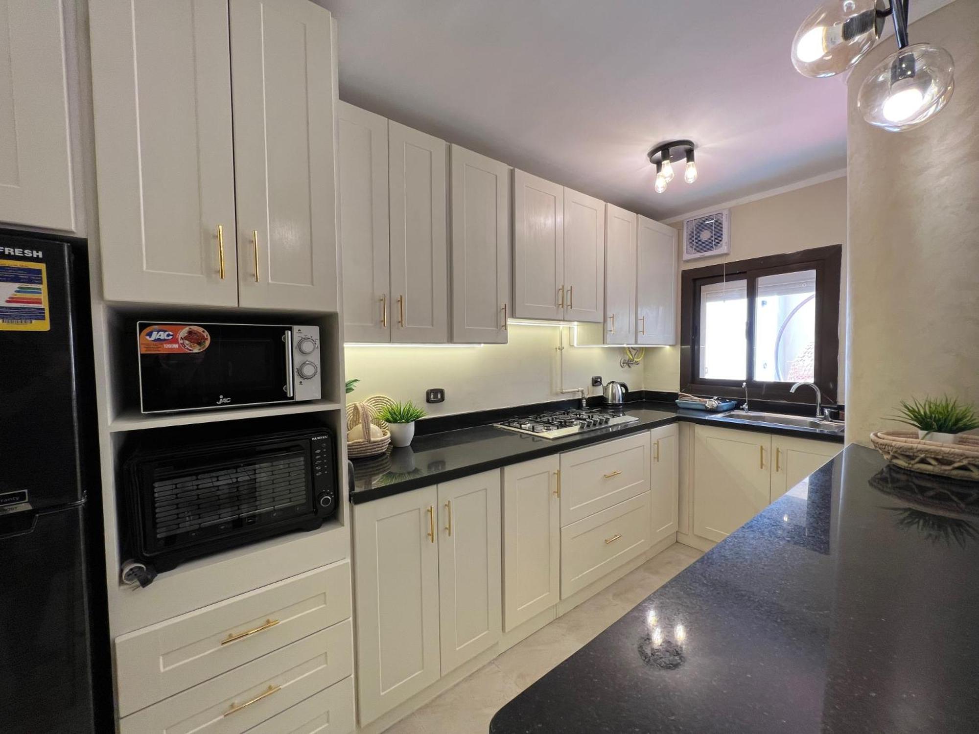 Apartment Charming 2br With Private Garden