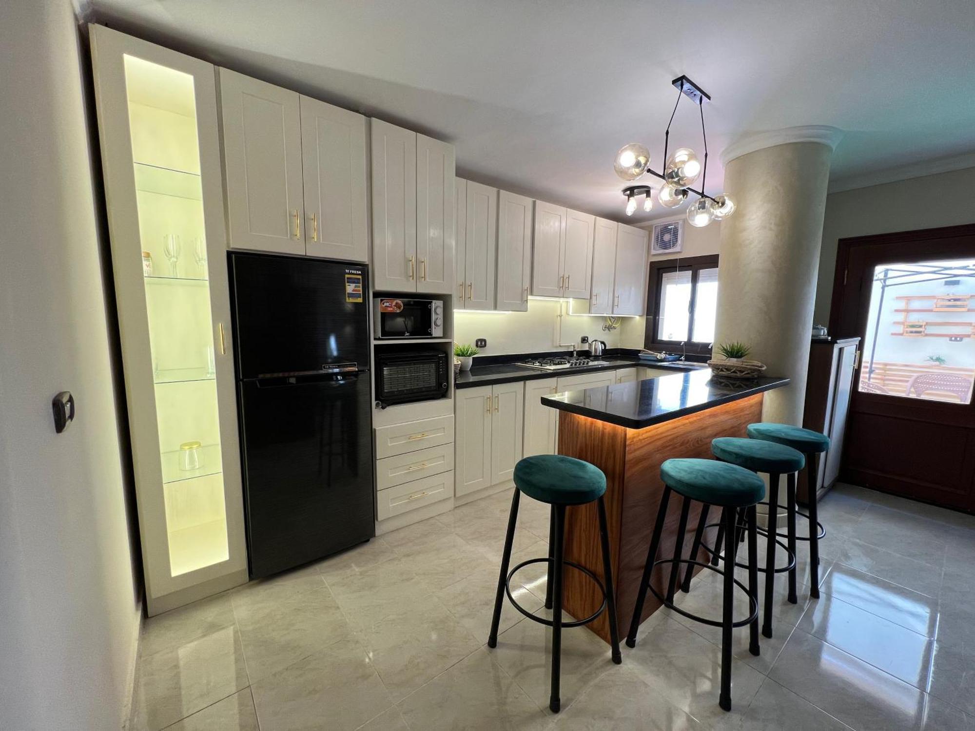 Apartment Charming 2br With Private Garden