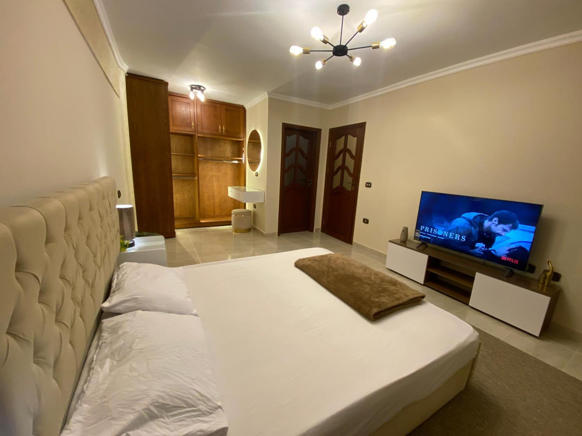Charming 2br With Private Garden Apartment