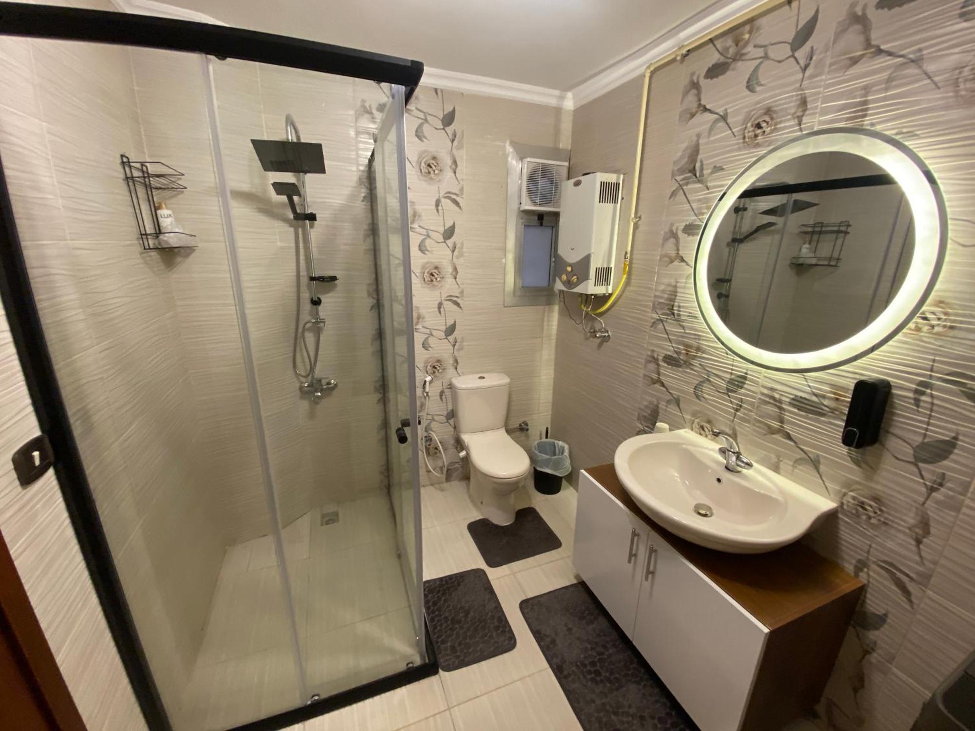 Charming 2br With Private Garden Apartment