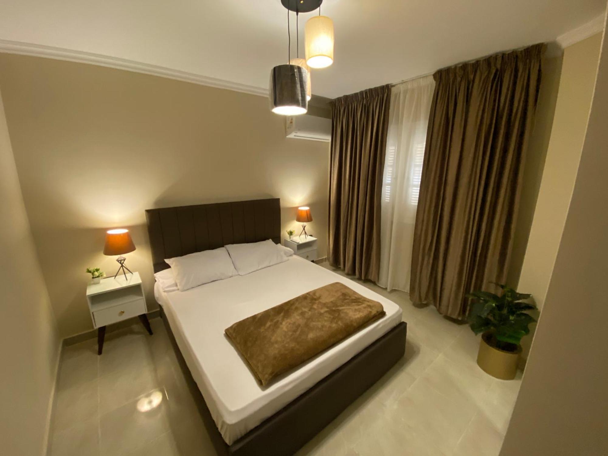 Apartment Charming 2br With Private Garden