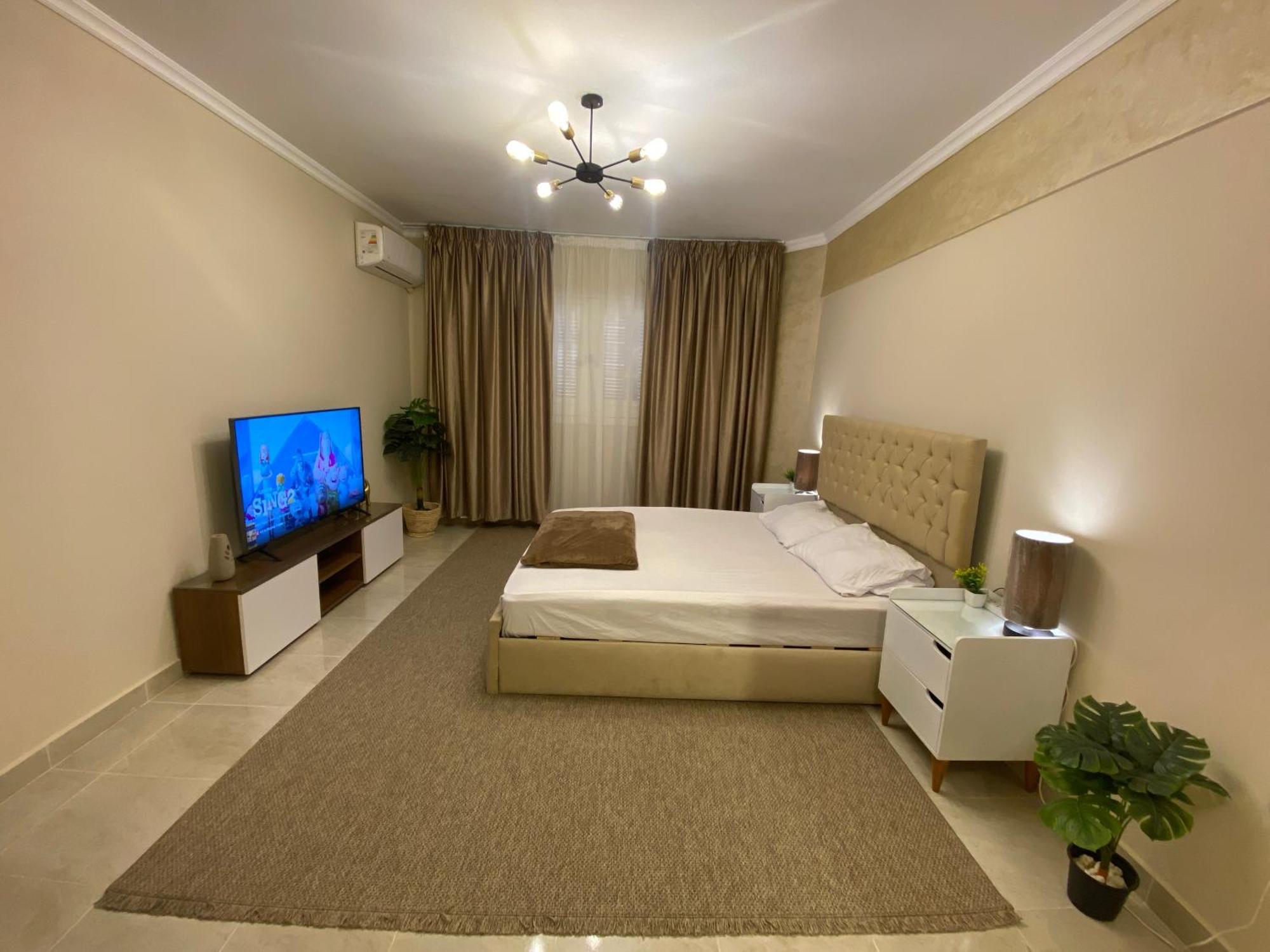 Charming 2br With Private Garden