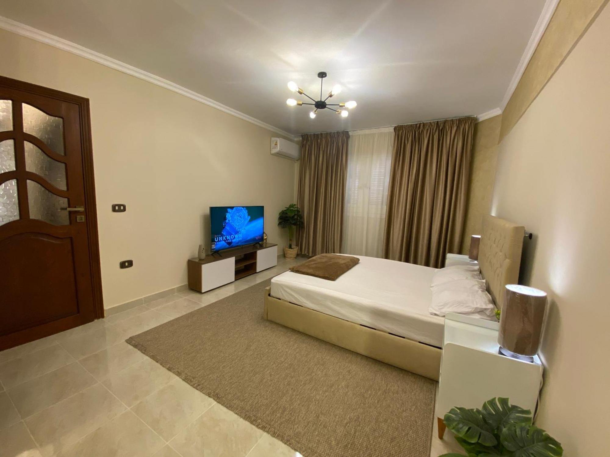 Apartment Charming 2br With Private Garden Cairo