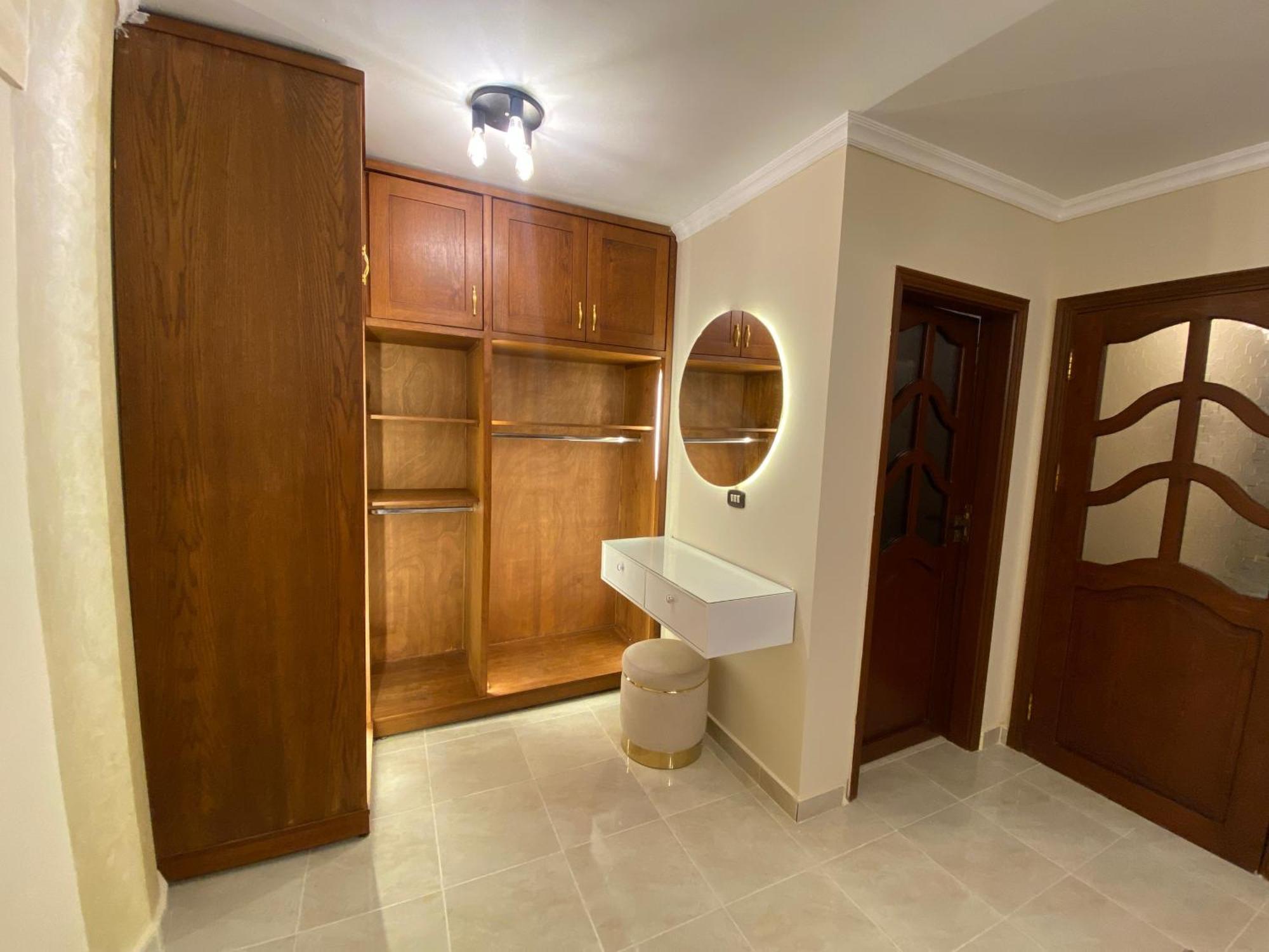 Apartment Charming 2br With Private Garden
