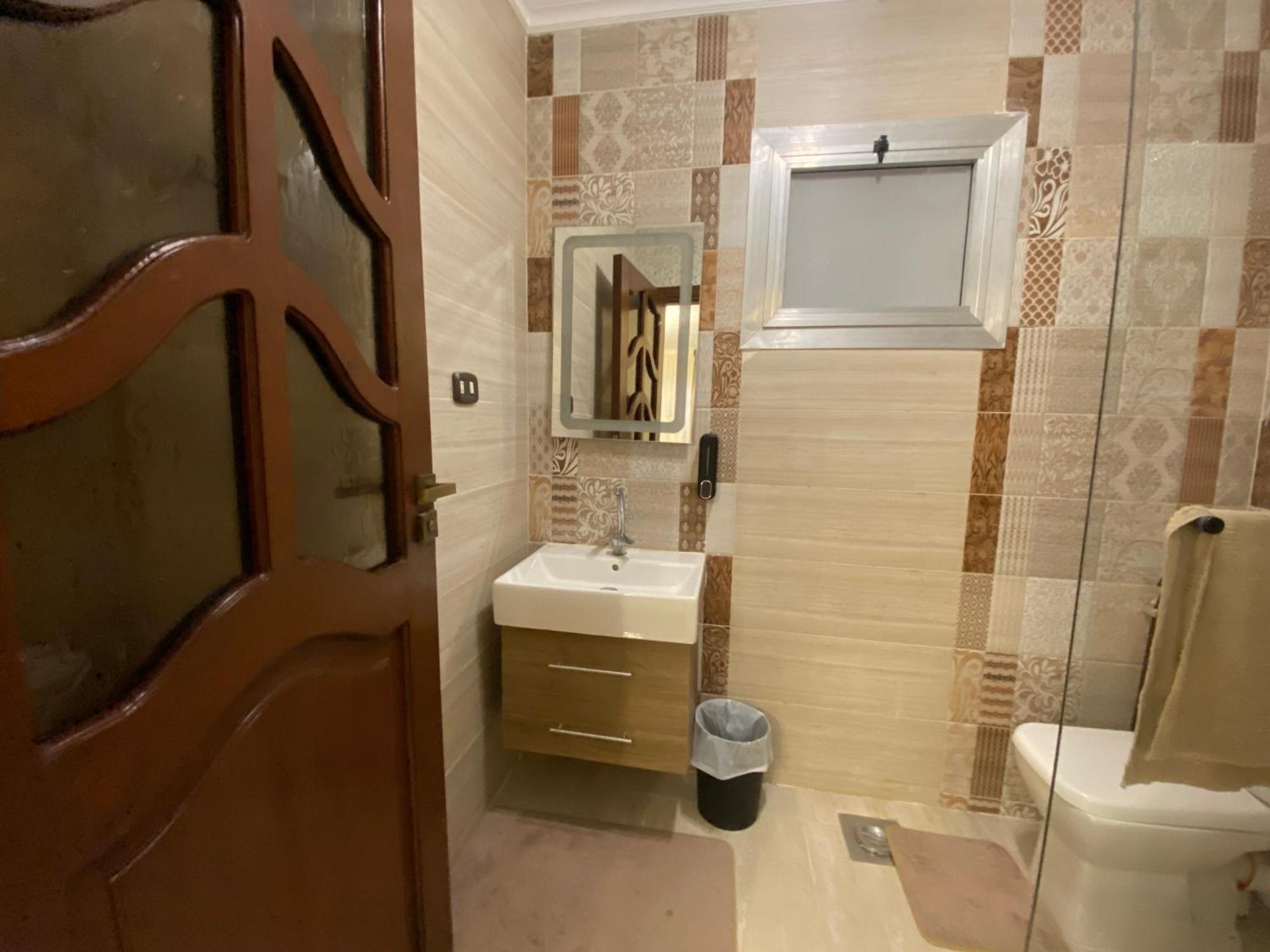 Charming 2br With Private Garden Apartment *